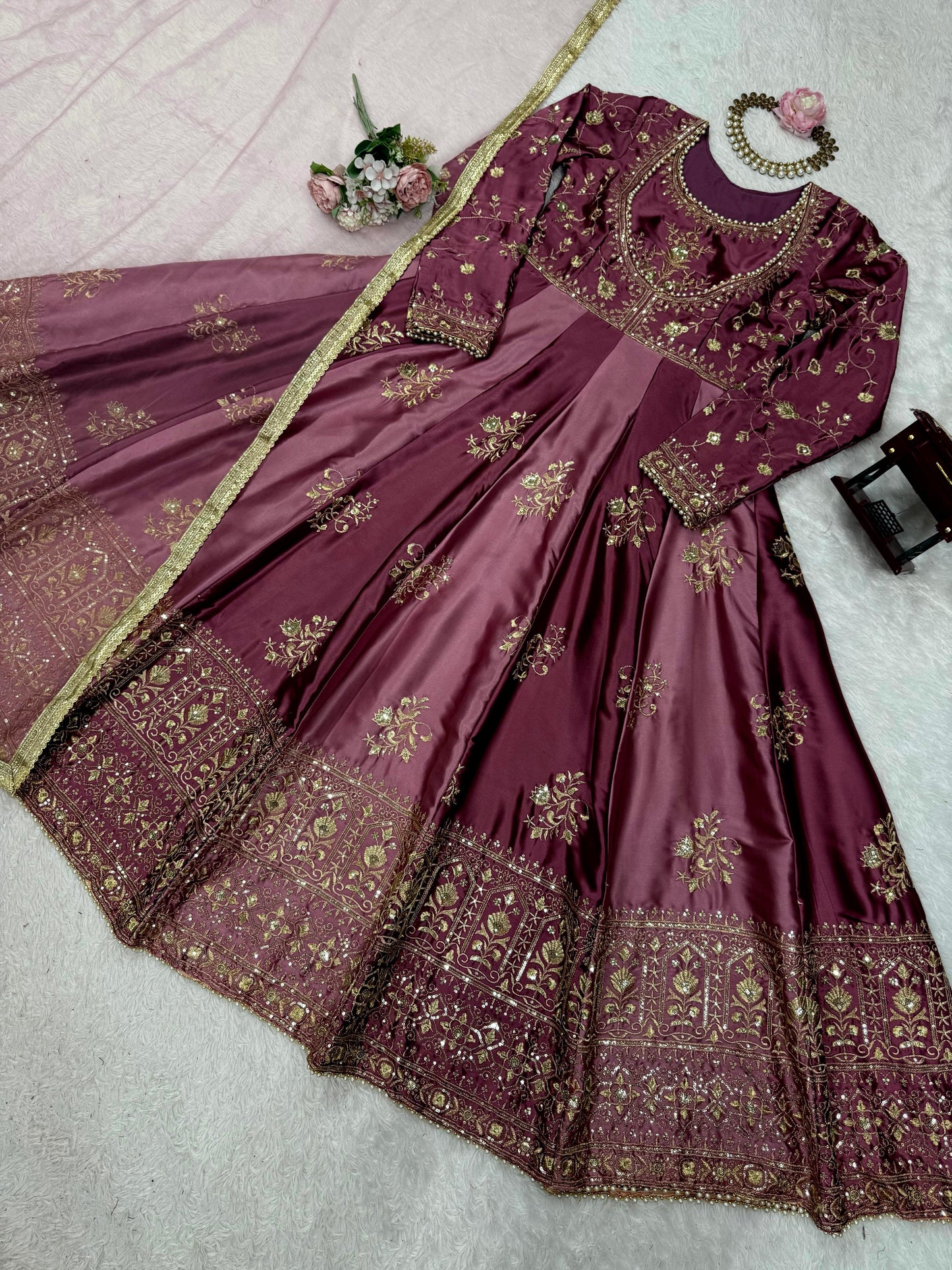 šš CODE -5917 š«“ Series Premium Anarkali Set ā Elegance Redefined šš