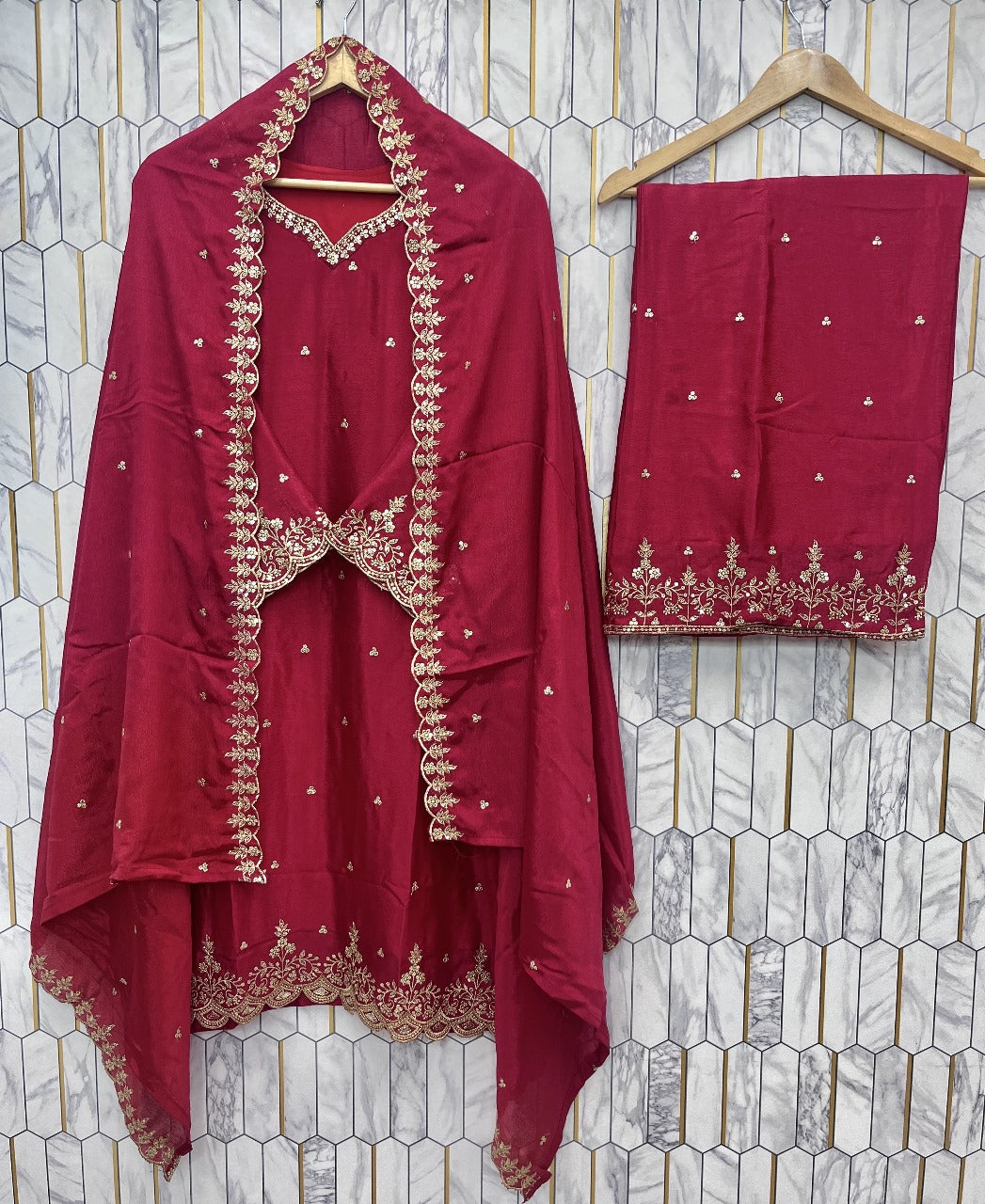 πΈβ¨ AC-7071 β¨πΈ
π Festival Special Pure Chinon Silk Embroidered Sequence Top-Plazzo with Dupatta Set π