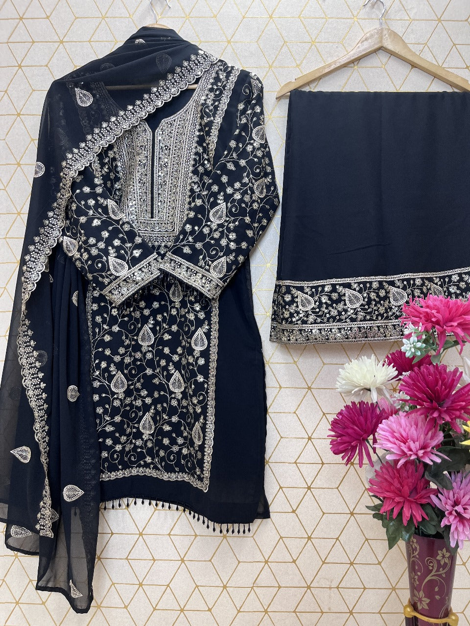 ✨AC7048-DESIGNER WEAR SEQUENCE EMBROIDERY ON STAR FOX GEORGETTE FABRIC TOP AND PLAZZO WITH DUPATTA🛍️