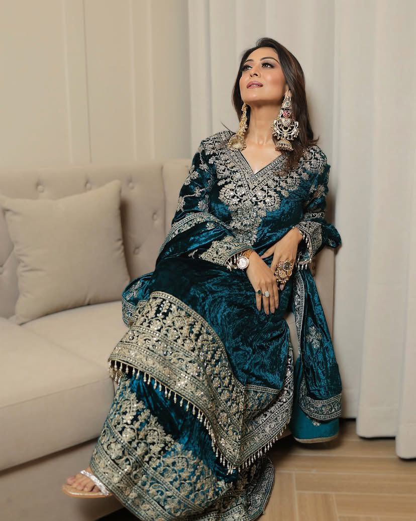 💐❤️LC 1333 VELVET KURTA & PANT (3-PIS SET) WITH BEAUTIFUL SEQUINS EMBROIDERY WORK💐❤️