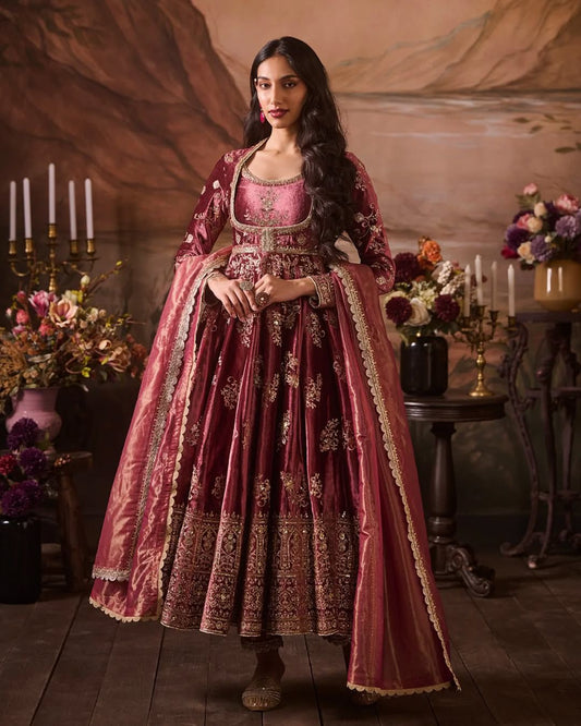 🌟💃 CODE -5917 🫴 Series Premium Anarkali Set – Elegance Redefined 💃🌟