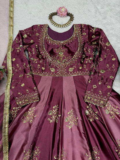 🌟💃 CODE -5917 🫴 Series Premium Anarkali Set – Elegance Redefined 💃🌟